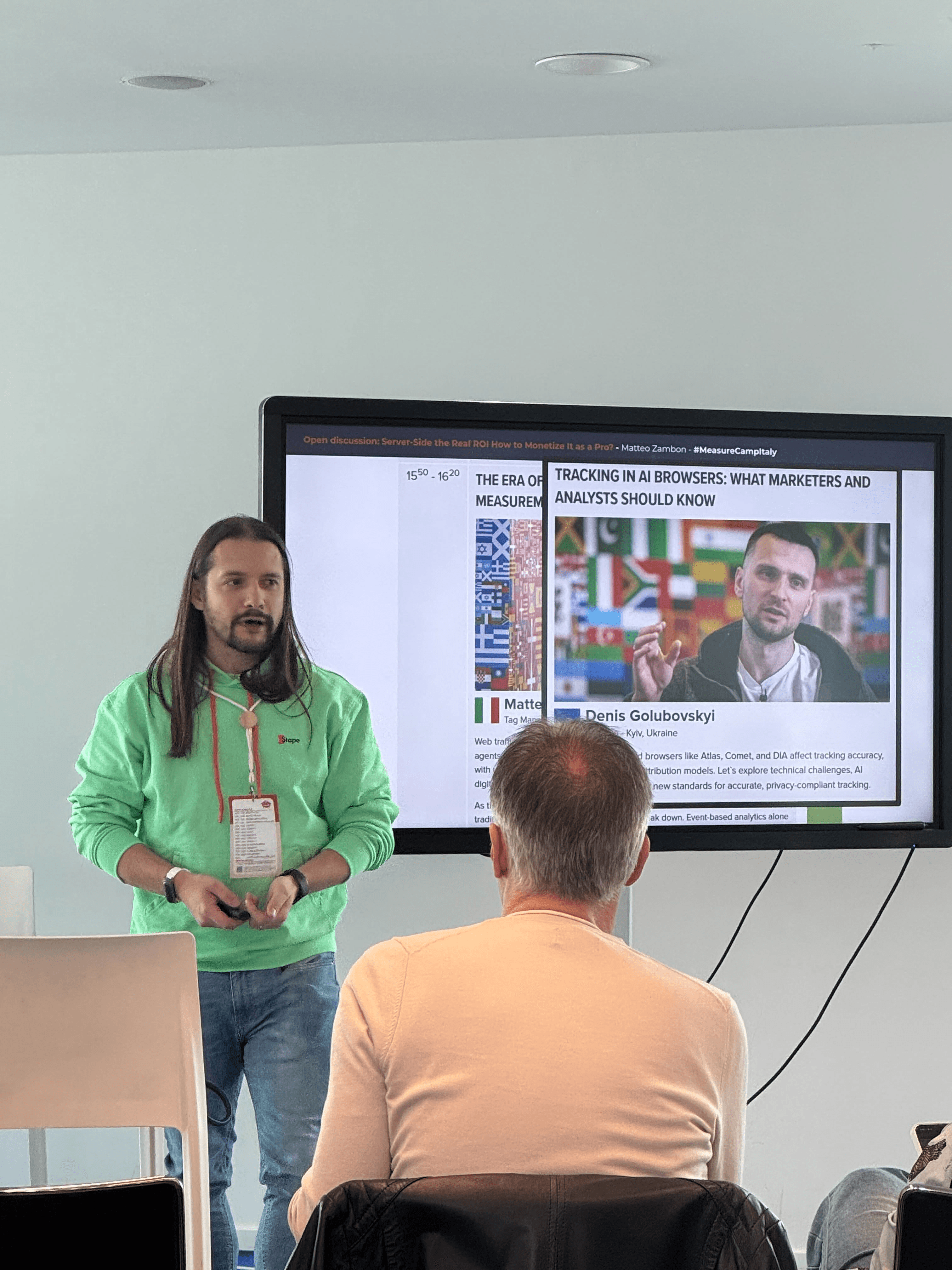 Matteo Zambon at MeasureCamp Italy